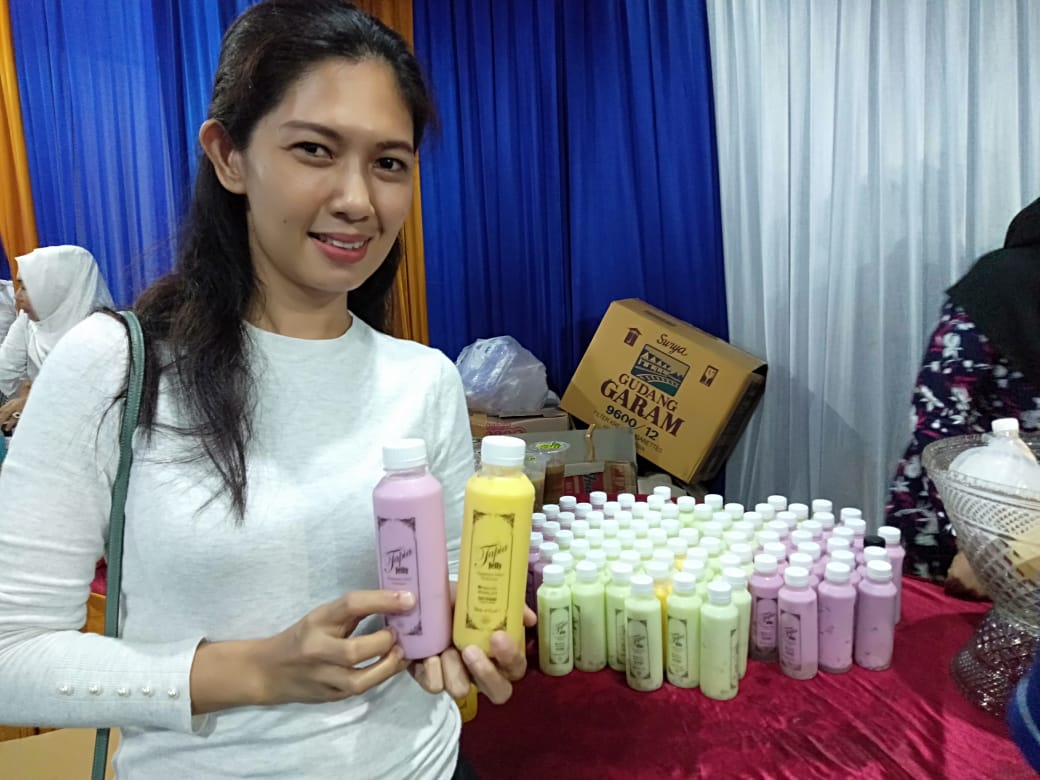 Berawal Iseng, Kini Chika Mampu Produksi 100 Botol Perhari Minuman Kekinian